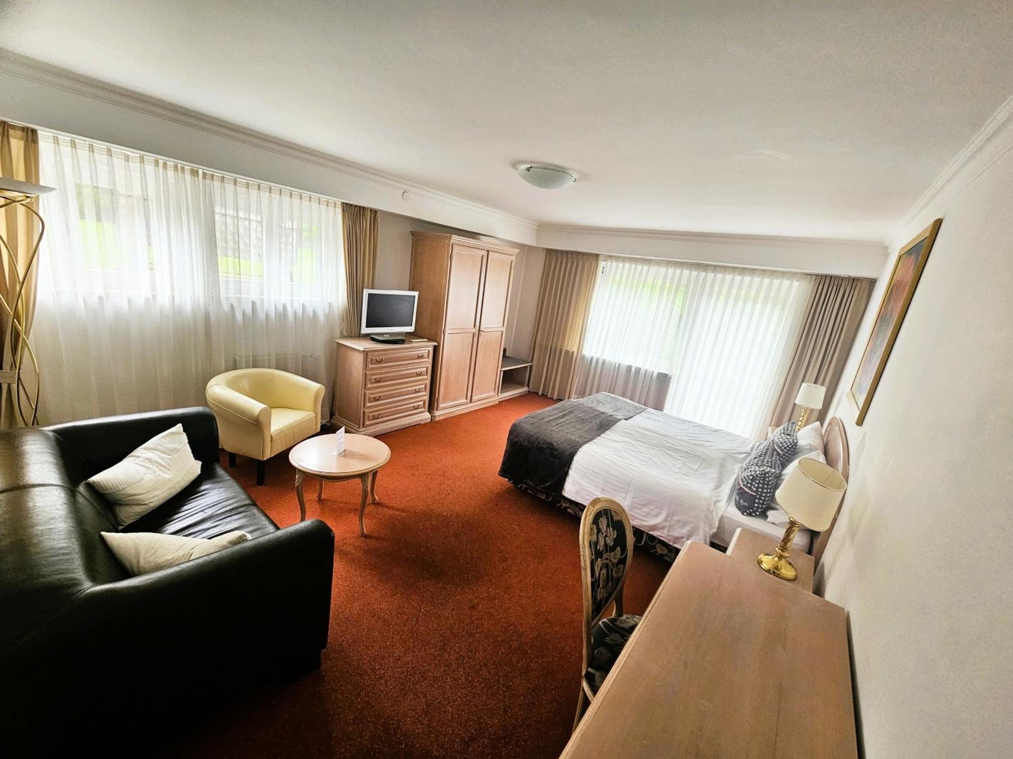 Hotel Quellenhof 3*