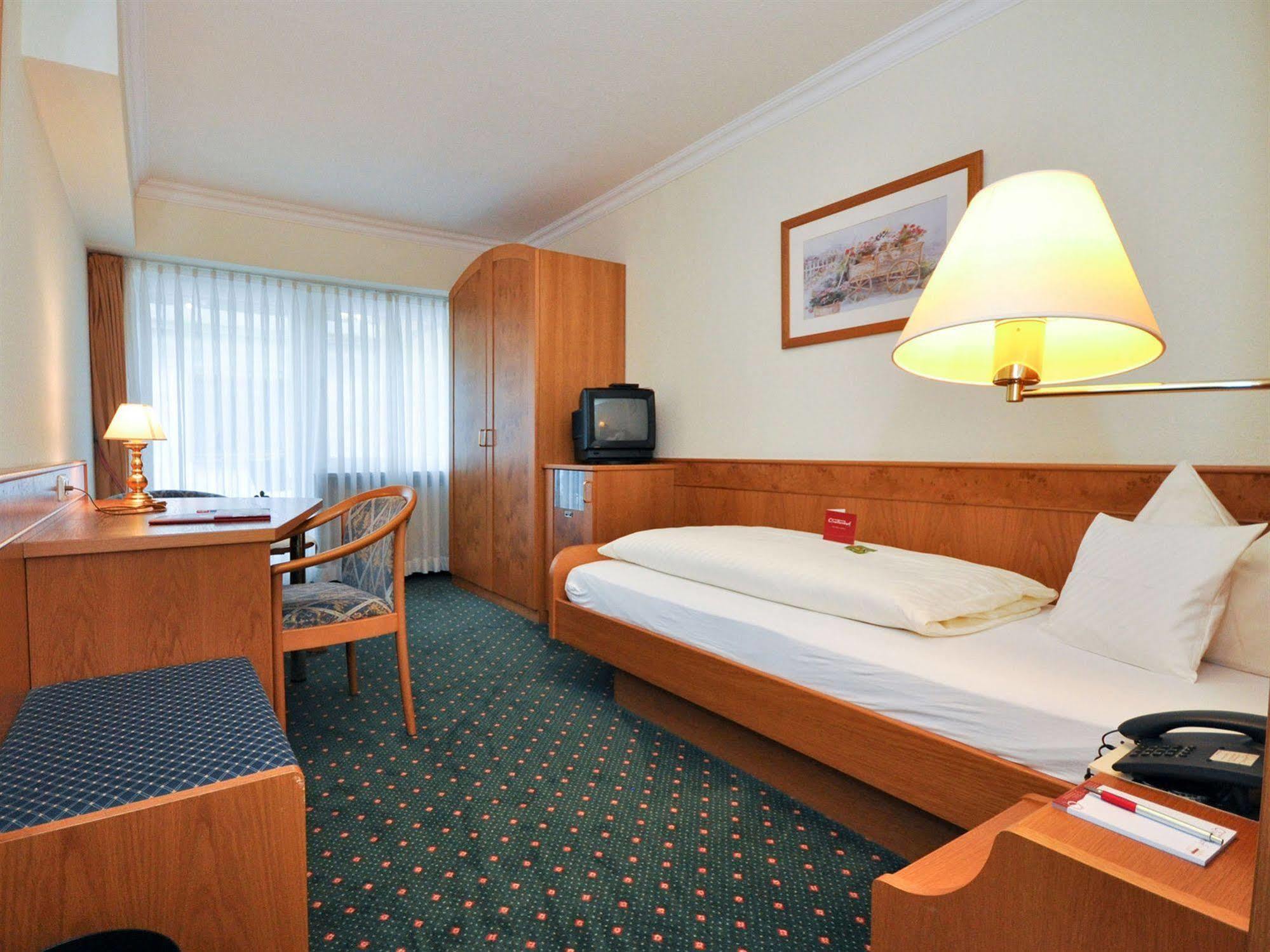 Hotel Quellenhof 3*